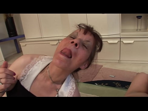 ❤️ Bi amona eta aitona batek hirukotea dute ❤❌ Pornografia %eu.taxiporec.topan ️❤