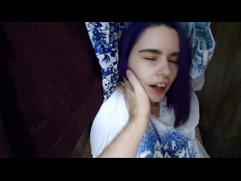 ❤️ Nire ahizpa armairuan aurkitu eta lagundu zion esperma ❤❌ Pornografia %eu.taxiporec.topan ️❤
